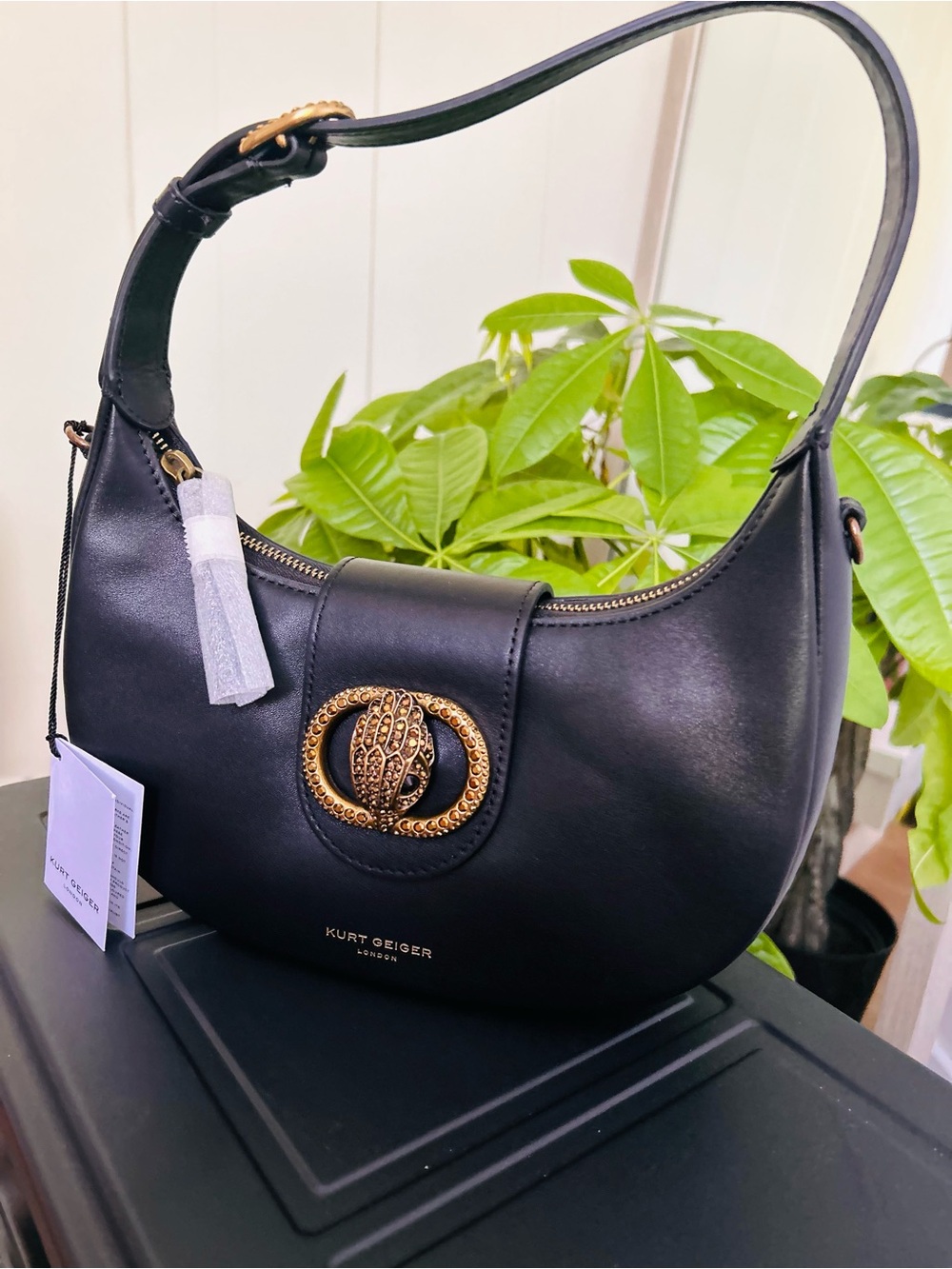 Kurt Geiger Leather Shoulder Purse with Gold Emblem. London, England - Picture 5 of 7